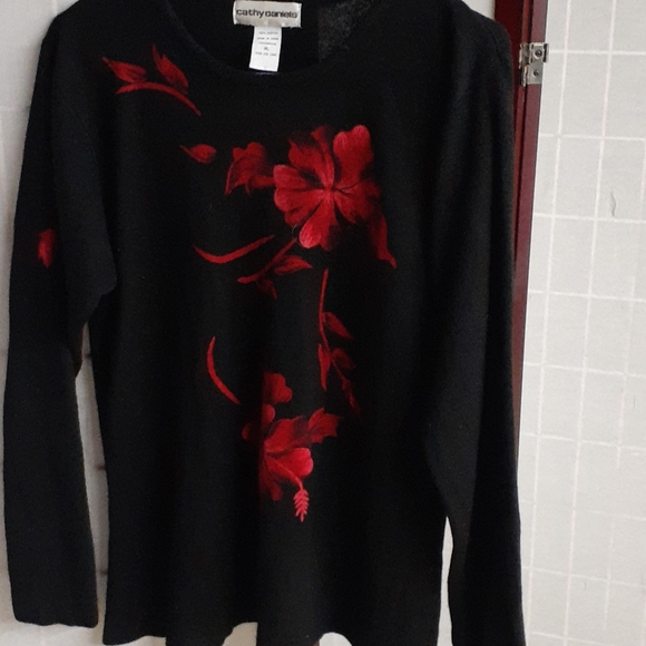 NWOT beautiful red rose sweater 🥀 - Picture 2 of 7
